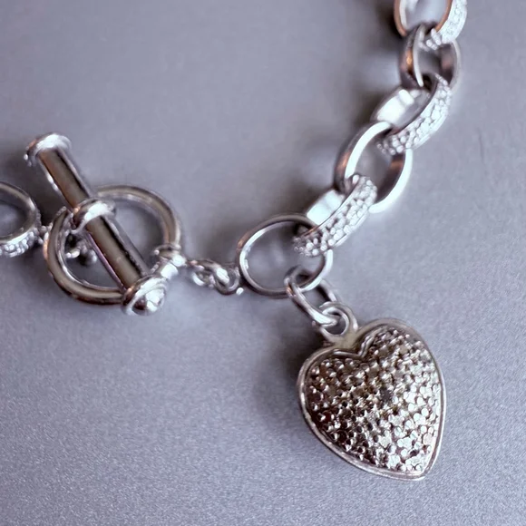 Sterling Silver 925 Eternity Link Diamond Heart Tag Charm Toggle Bracelet - Picture 2 of 8